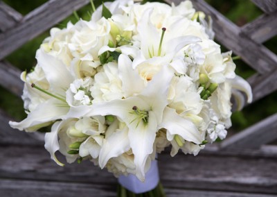White and Ivory Wedding Bouquets 20
