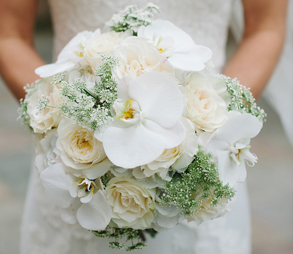 White and Ivory Wedding Bouquets 18