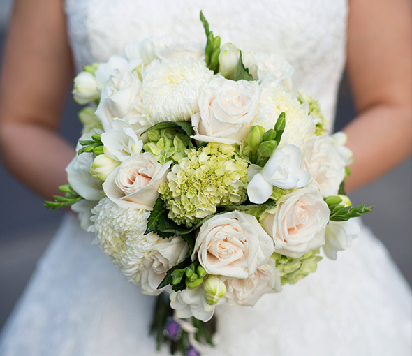 White and Ivory Wedding Bouquets 13