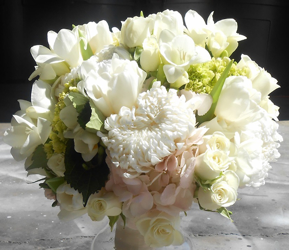 White and Ivory Wedding Bouquets 12