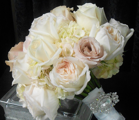 White and Ivory Wedding Bouquets 10
