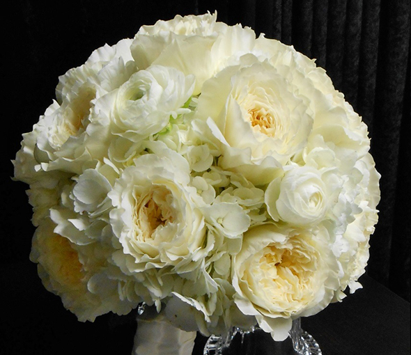 White and Ivory Wedding Bouquets 9